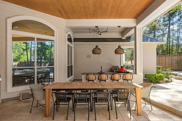 $1,350,000 | 27 Morning Arbor Place, The Woodlands, TX 77381