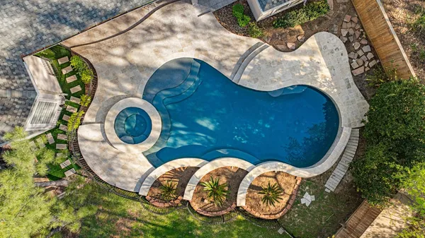 $1,350,000 | 27 Morning Arbor Place, The Woodlands, TX 77381