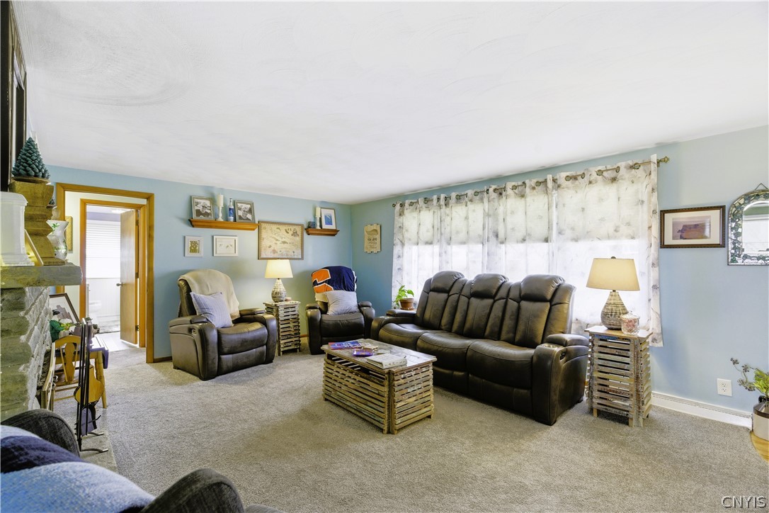 116 Huntshill Road Geddes, NY 13209 - Photo 10 of 28 Living Room