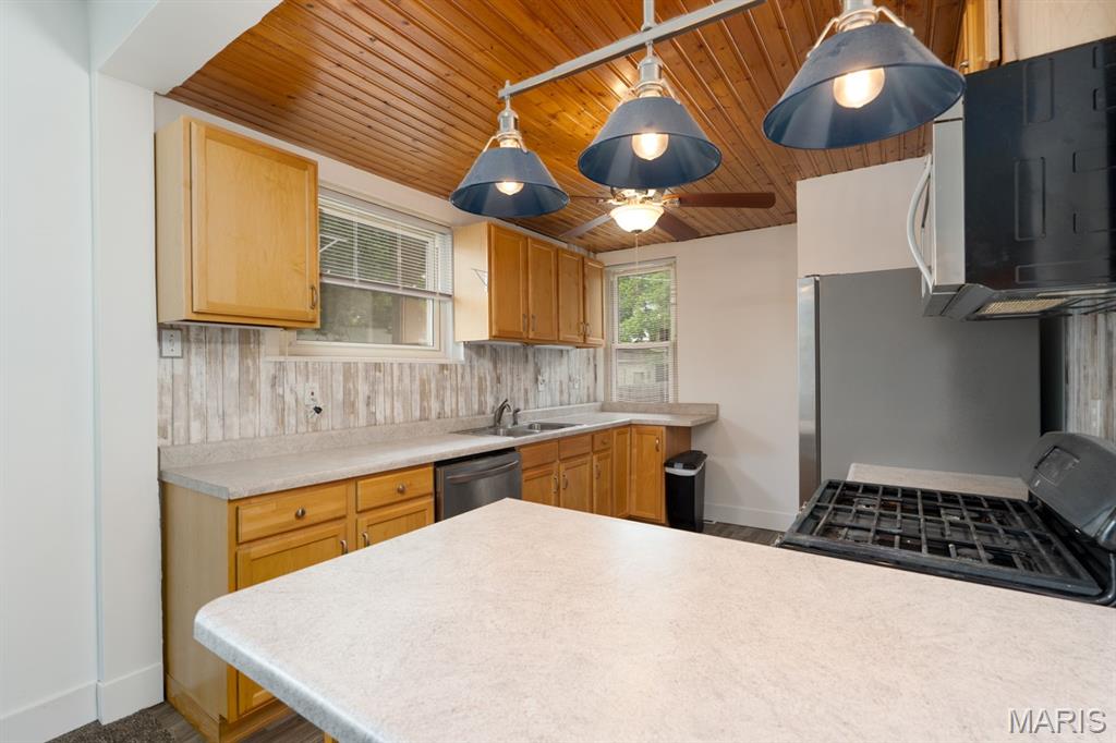 100 West 3rd Street Hartford, IL 62048 - Photo 24 of 38