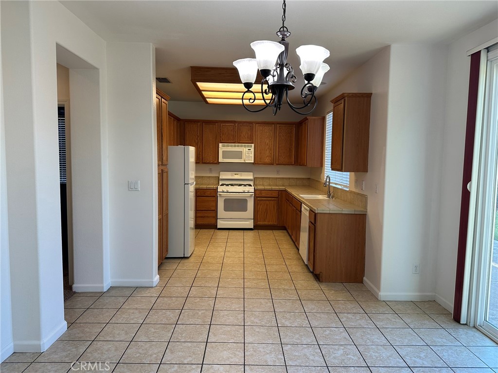 2341 Mariner Way Merced, CA 95340 - Photo 9 of 35