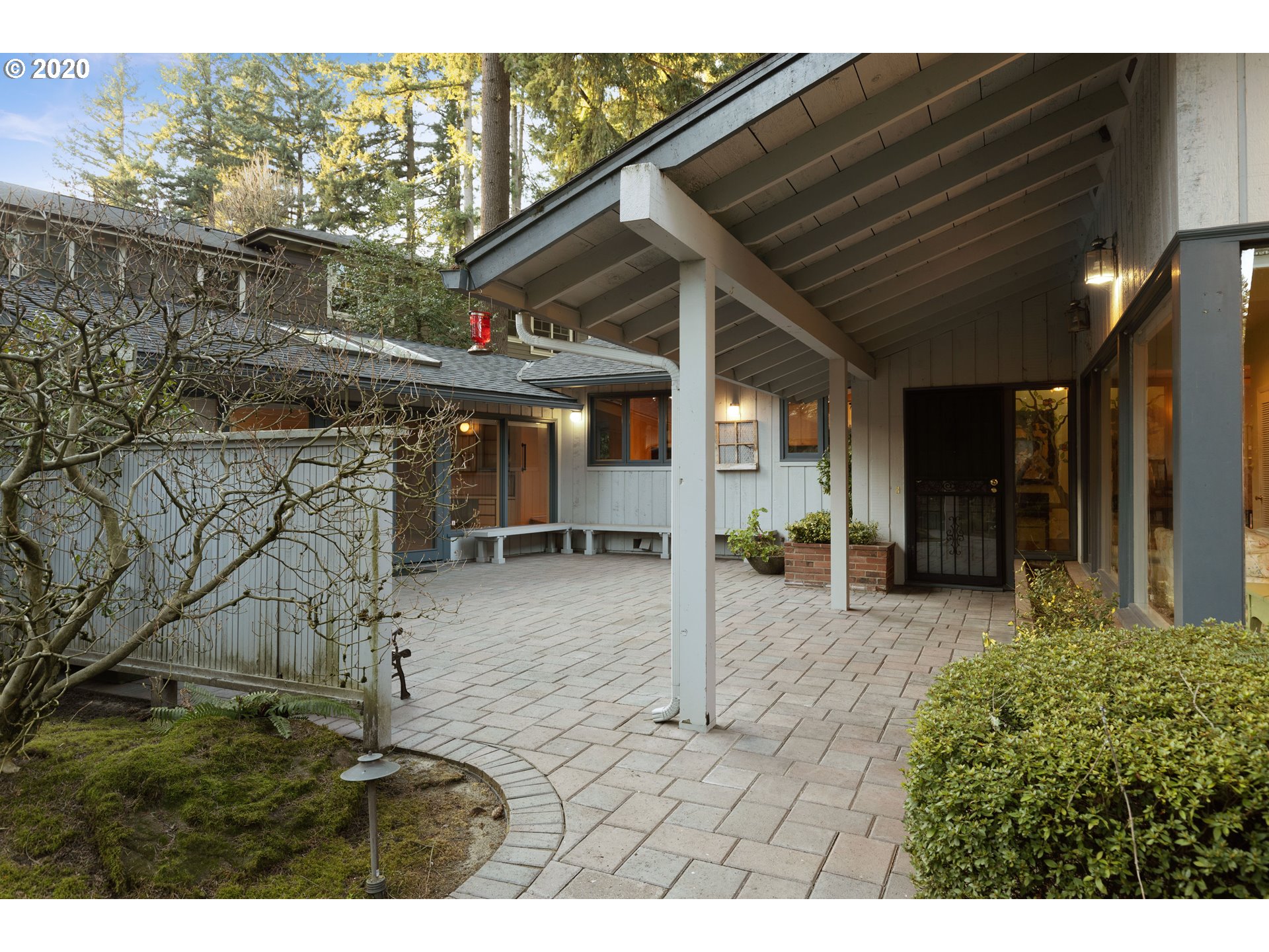 1061 Chandler Road Lake Oswego, OR 97034 - Photo 3 of 31 Gallery Image 3