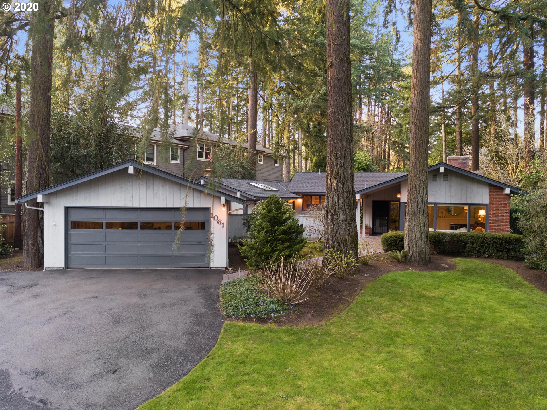 1061 Chandler Road Lake Oswego, OR 97034 - Photo 30 of 31 Gallery Image 30