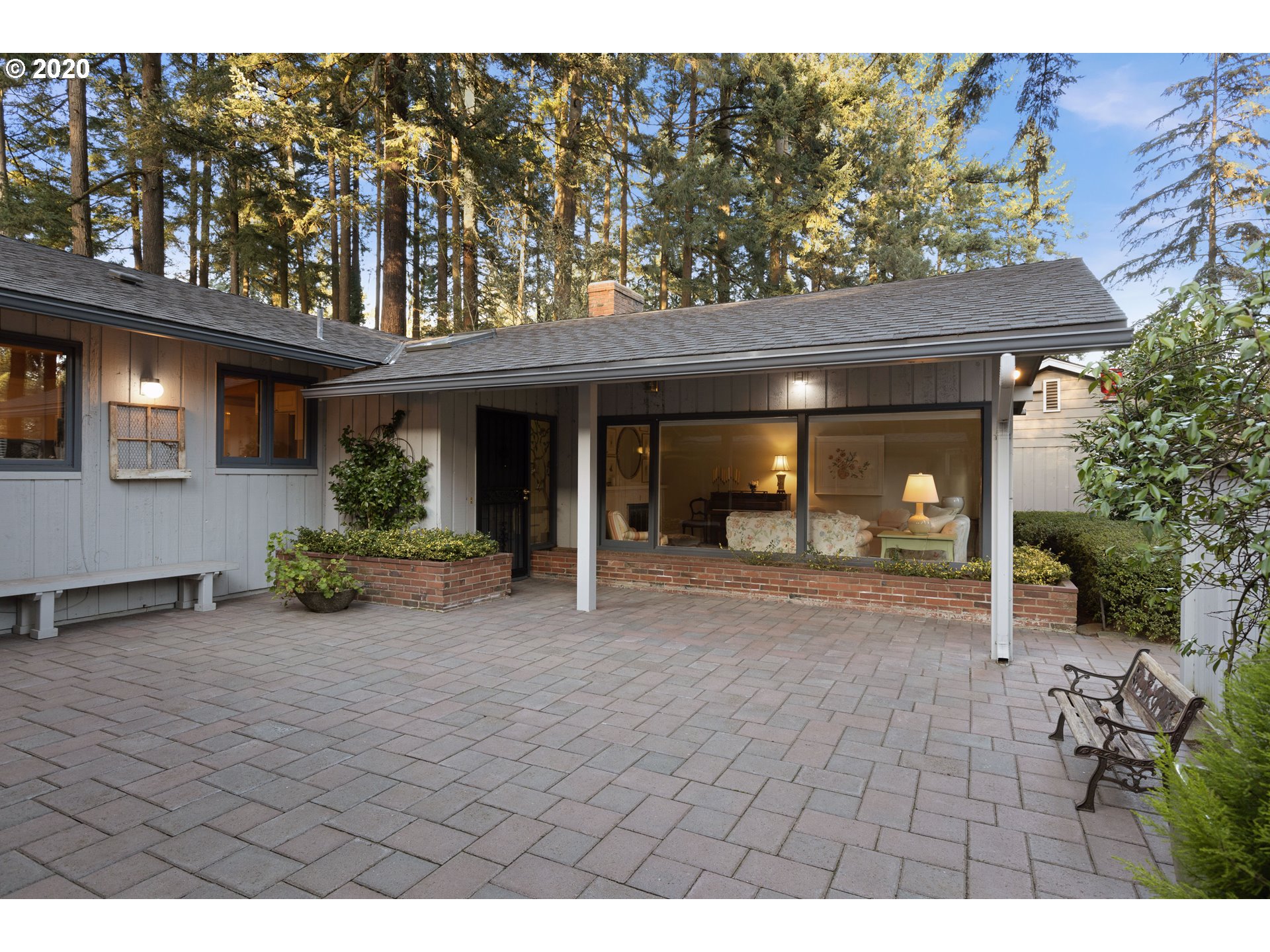 1061 Chandler Road Lake Oswego, OR 97034 - Photo 5 of 31 Gallery Image 5