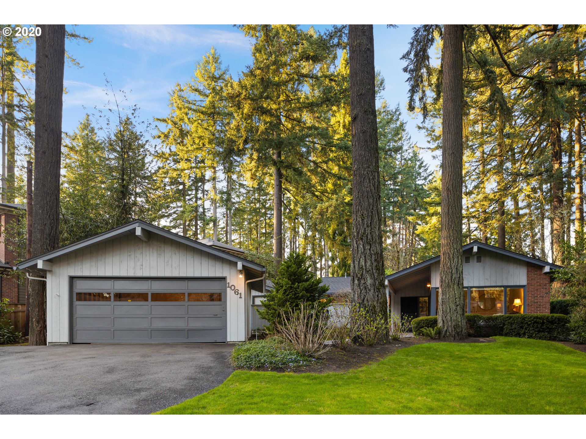 1061 Chandler Road Lake Oswego, OR 97034 - Photo 7 of 31 Gallery Image 7