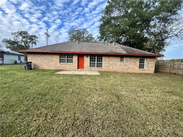$1,300 | 2590 Groom Road, Baker, LA 70714