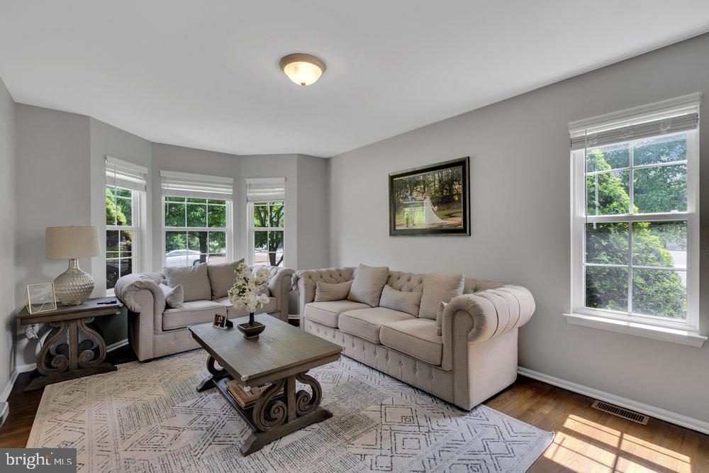 192 Bowsprit Road Manahawkin, NJ 08050 - Photo 11 of 48