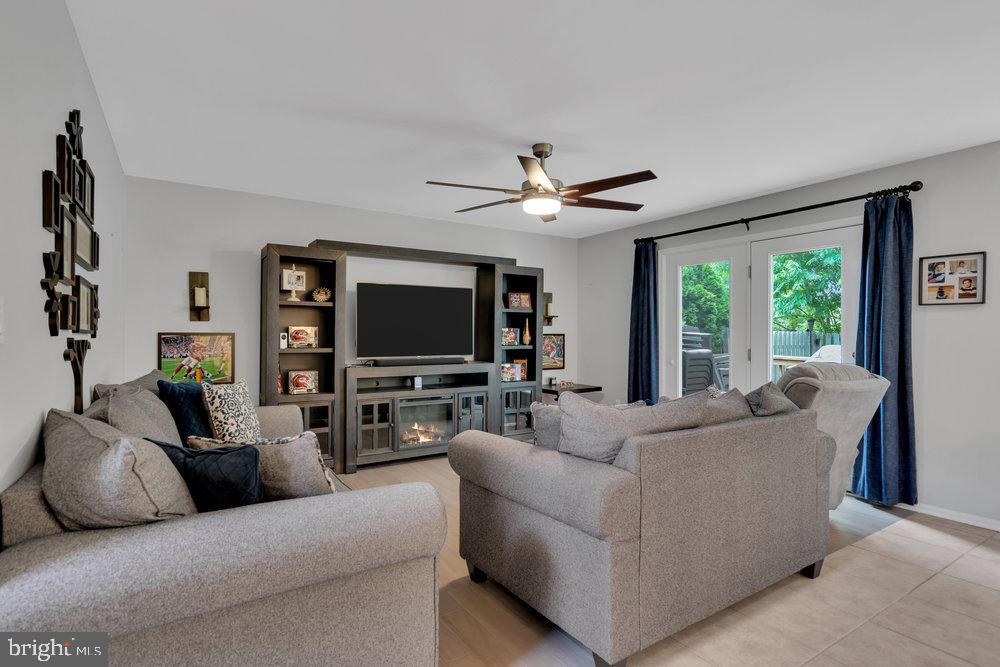 192 Bowsprit Road Manahawkin, NJ 08050 - Photo 17 of 48