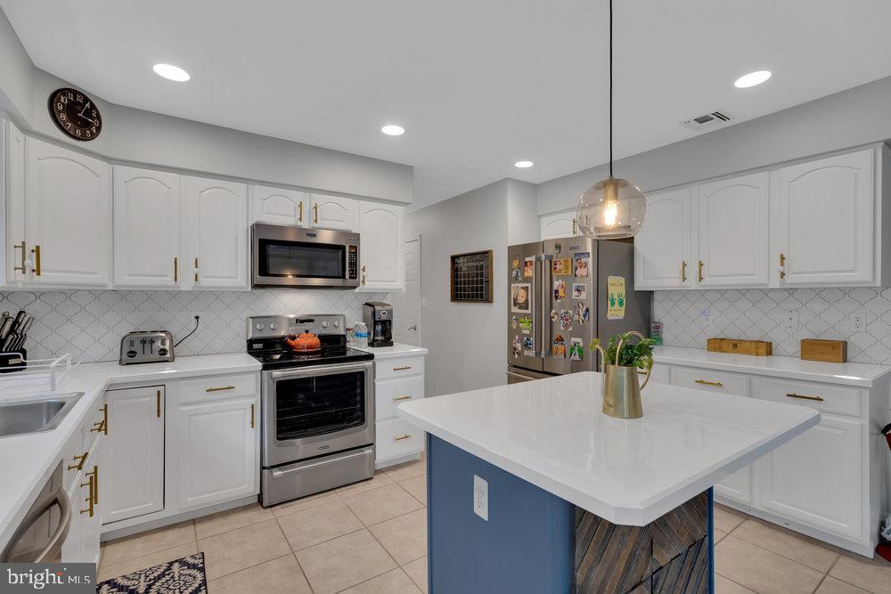 192 Bowsprit Road Manahawkin, NJ 08050 - Photo 22 of 48