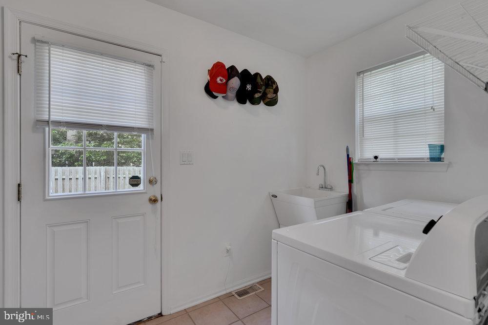 192 Bowsprit Road Manahawkin, NJ 08050 - Photo 25 of 48