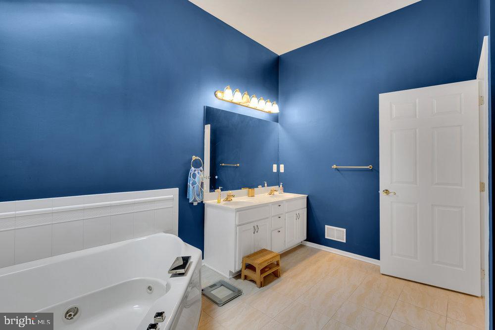 192 Bowsprit Road Manahawkin, NJ 08050 - Photo 39 of 48