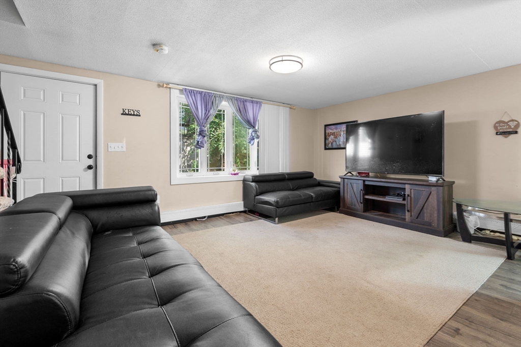 212 High Street Lawrence, MA 01841 - Photo 8 of 22