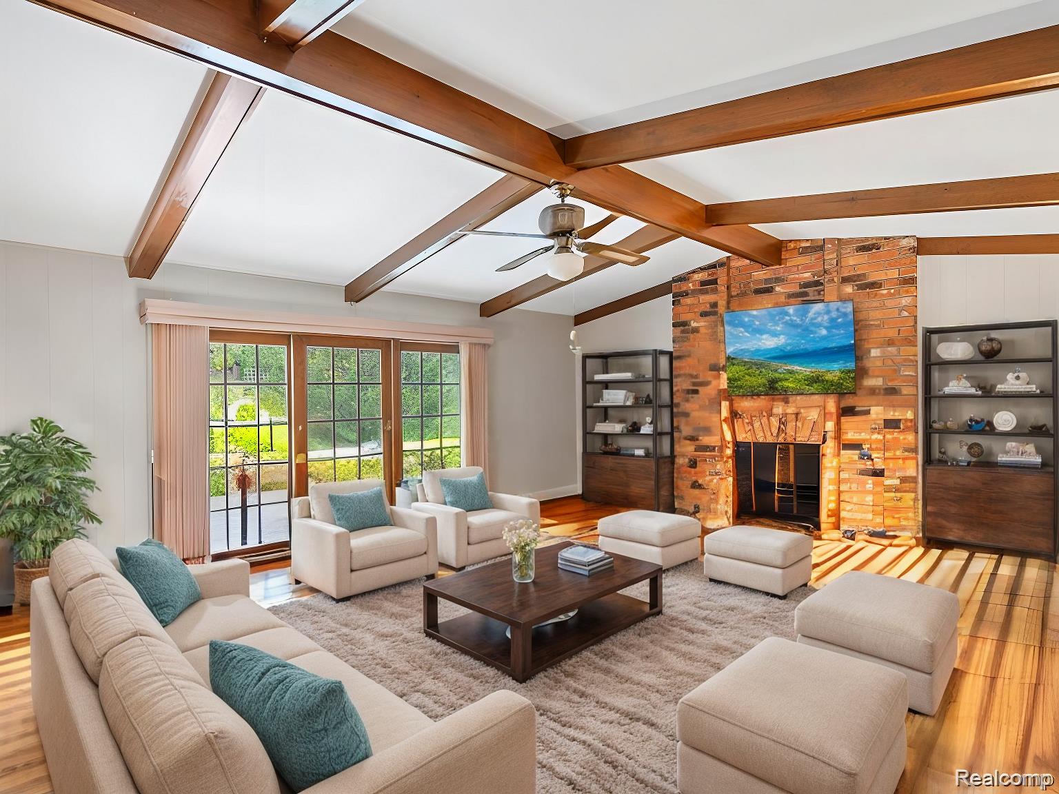 960 Dahlia Lane Rochester, MI 48307 - Photo 19 of 35 AI Staged Family Room