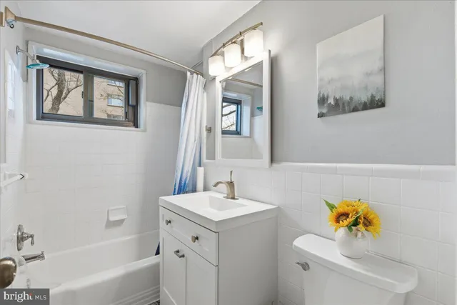 $2,200 | 1300 South Arlington Ridge Road, Unit 618, Arlington, VA 22202