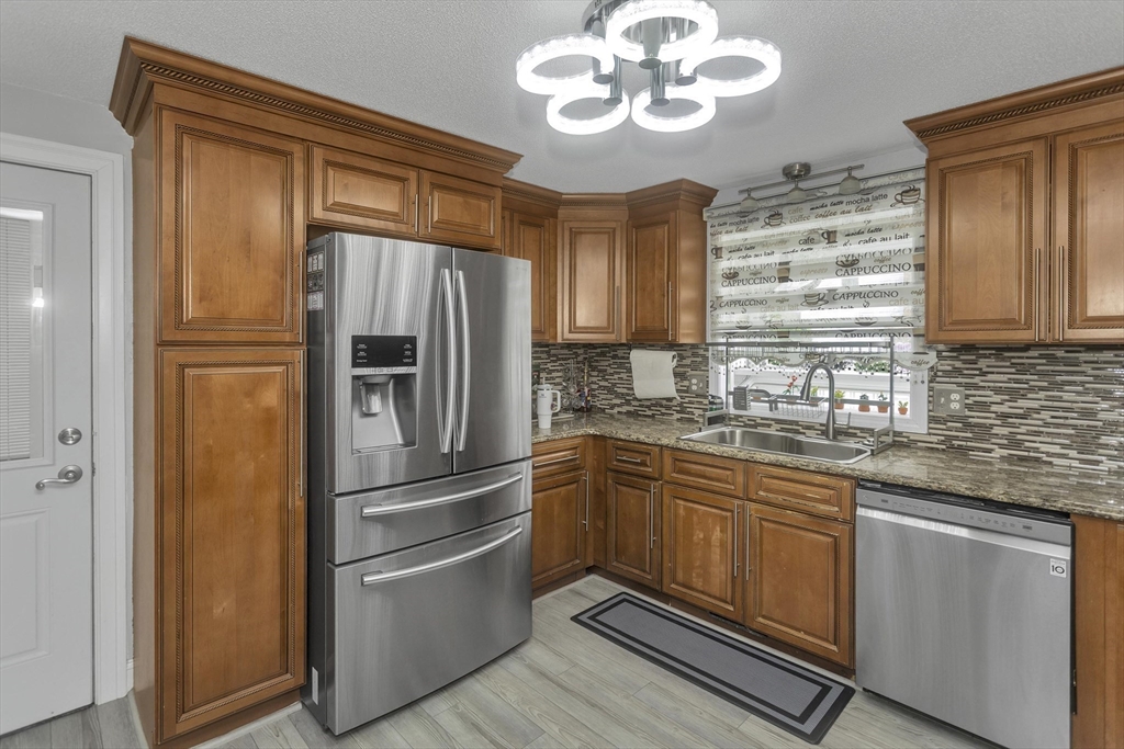 77 Glendale Road Agawam, MA 01001 - Photo 18 of 40