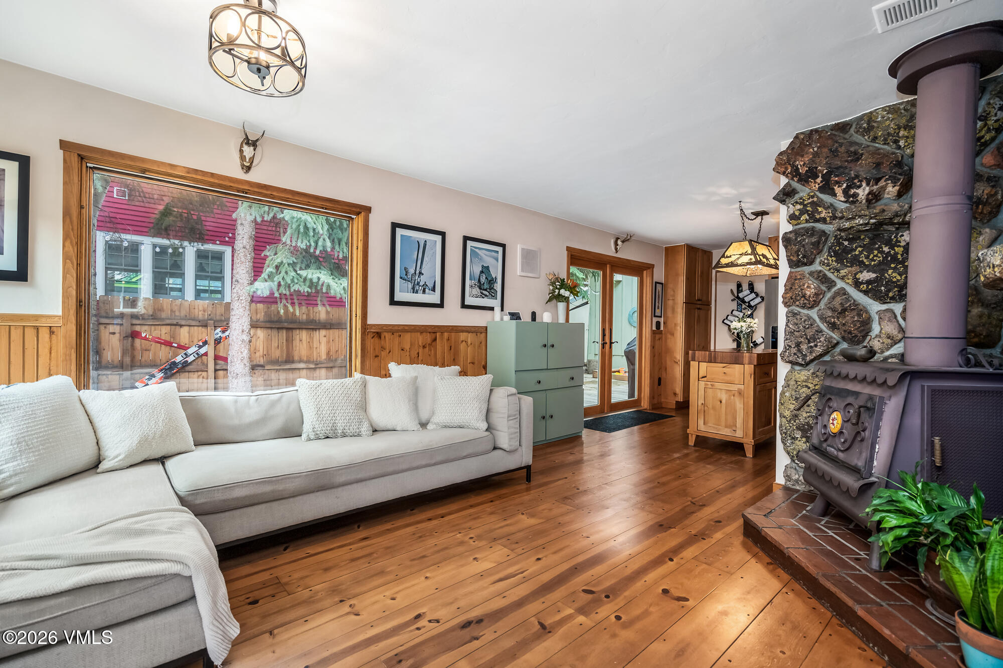 541 Main Street Minturn, CO 81645 - Photo 5 of 40 541 Main Street - Living Room