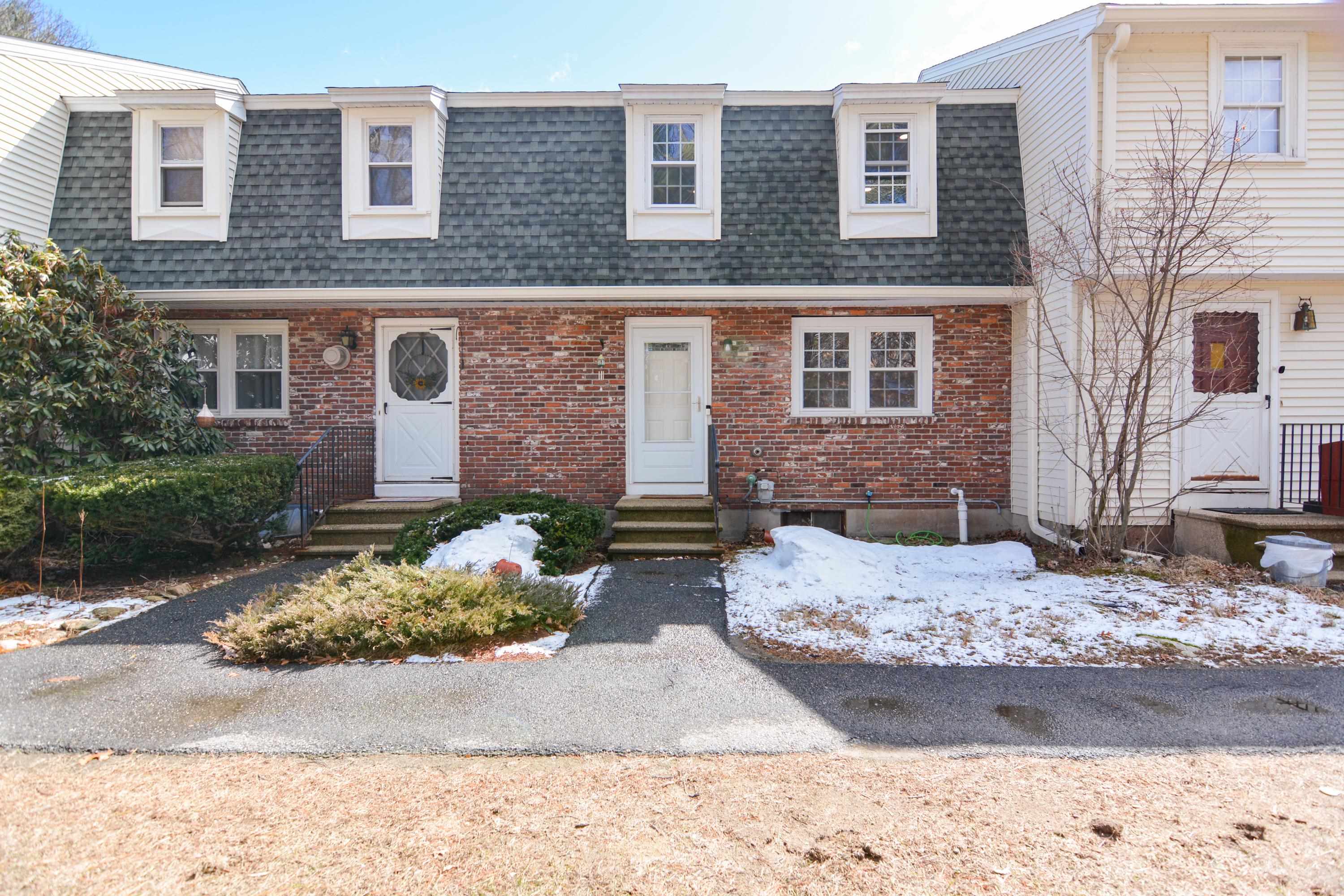 20 Olde Country Village Road Londonderry, NH 03053 - Photo 1 of 34