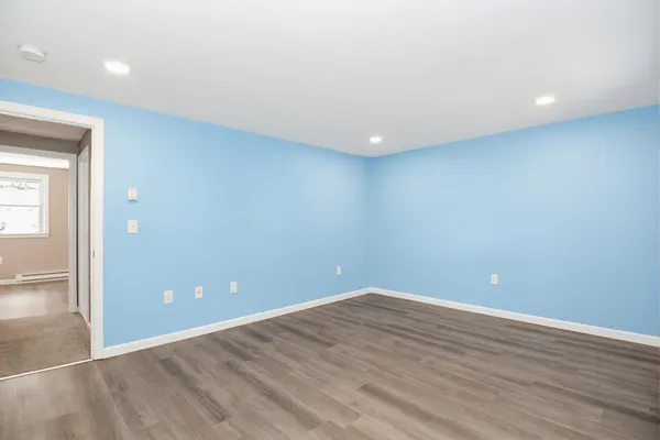 $367,000 | 20 Olde Country Village Road, Londonderry, NH 03053