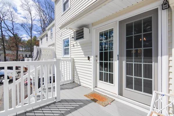 $367,000 | 20 Olde Country Village Road, Londonderry, NH 03053