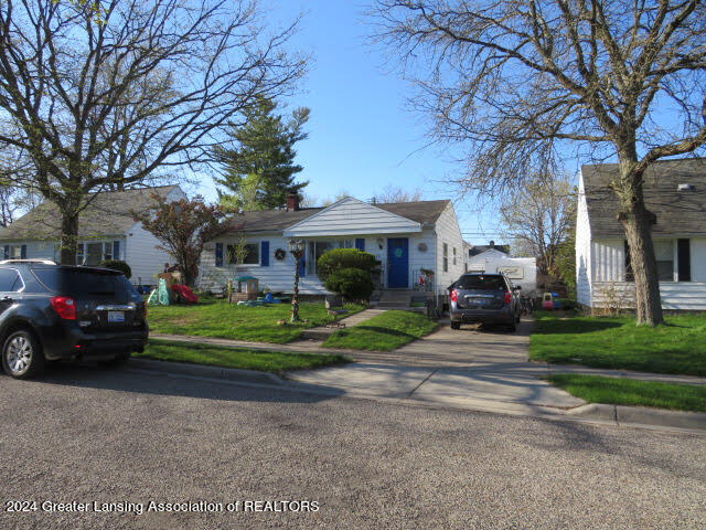 1902 West Rundle Avenue Lansing, MI 48910 - Photo 2 of 21 IMG_0839
