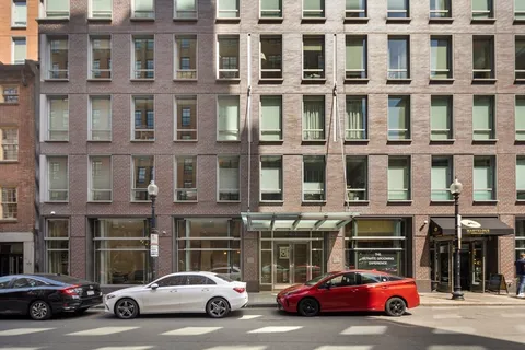 $1,195,000 | 80 Broad Street, Unit 602, Boston, MA 02110