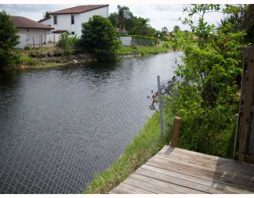 8205 Fairway Road Sunrise, FL 33351 - Photo 1 of 6 Primary Photo