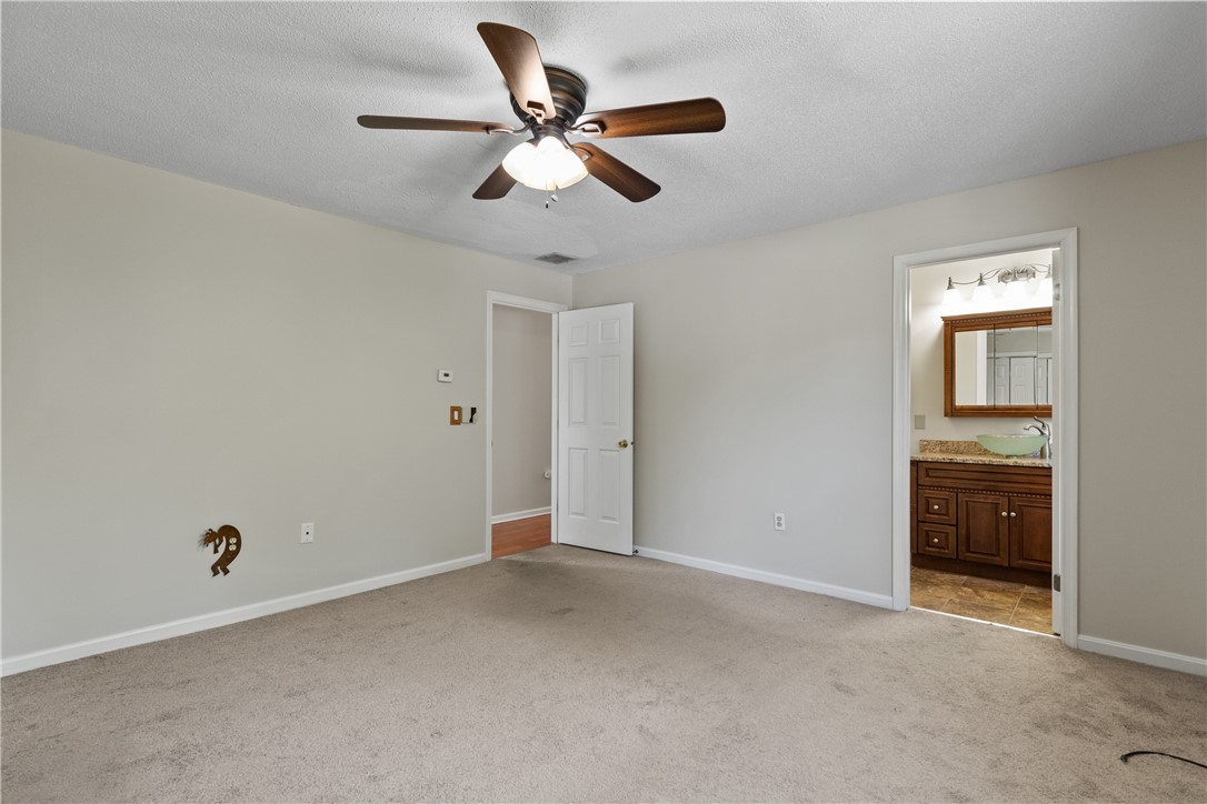 66 Valley View Drive Cranston, RI 02921 - Photo 18 of 33