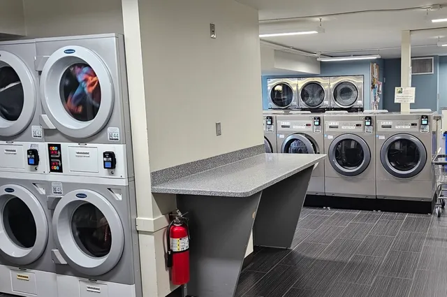 $4,250 | 6007 North Sheridan Road, Unit 17DF, Chicago, IL 60660