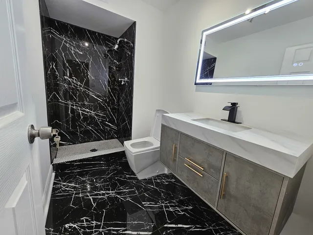 $4,250 | 6007 North Sheridan Road, Unit 17DF, Chicago, IL 60660