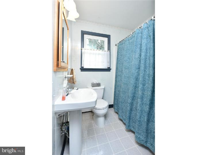 182 Warwick Road Elverson, PA 19520 - Photo 14 of 25 Bathroom