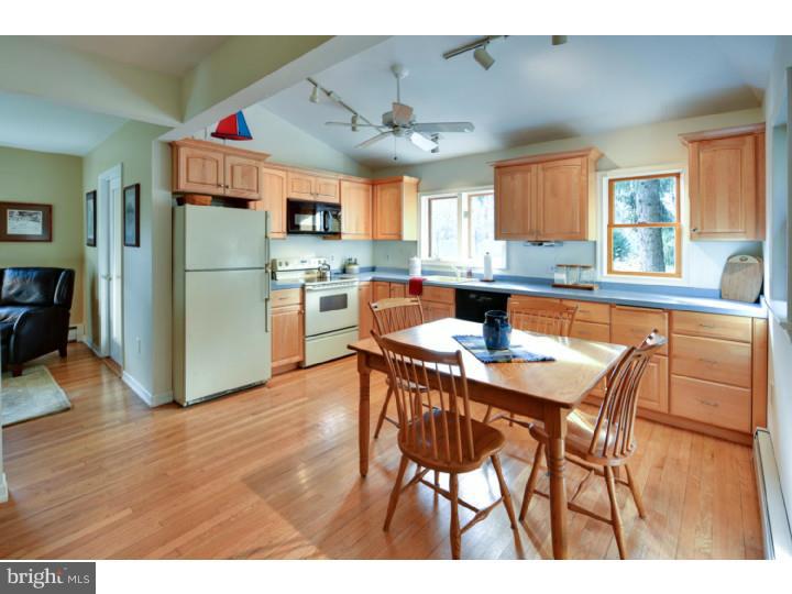 182 Warwick Road Elverson, PA 19520 - Photo 6 of 25 Kitchen