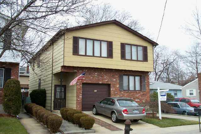 451 Riga Street Staten Island, NY 10306 - Photo 1 of 1 Primary Photo