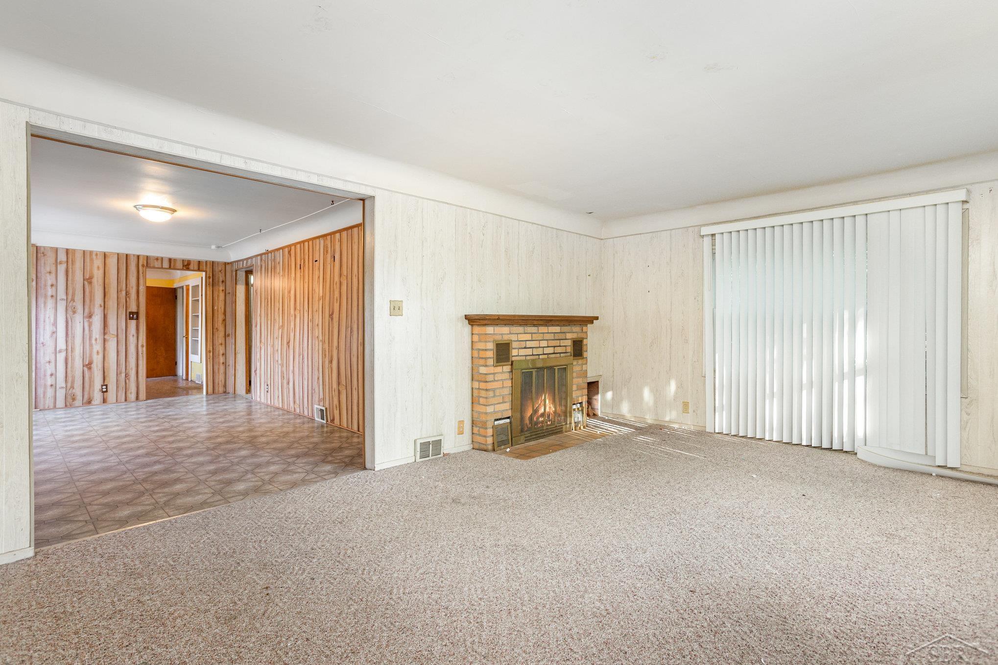 5367 Gratiot Road Saginaw, MI 48638 - Photo 4 of 21 50188765-3c19b278-0e9c-418b-bee7-ac3a581ccde3.JPG