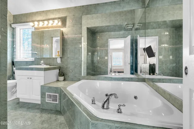 $989,000 | 15 Lenape Trail, Freehold, NJ 07728