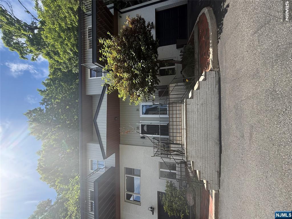 31 Hooks Lane, Unit 7 Edgewater, NJ 07020 - Photo 1 of 15