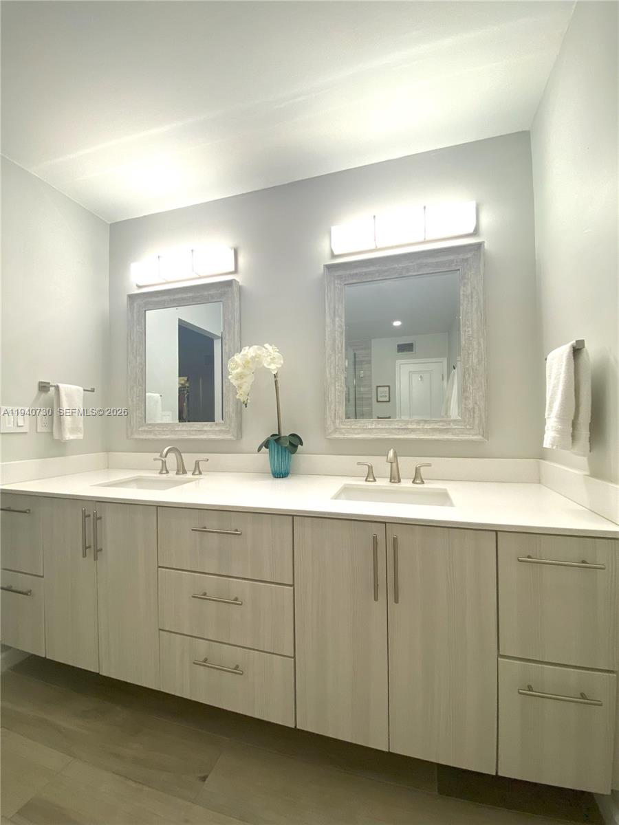 6417 Windmill Gate Road Miami Lakes, FL 33014 - Photo 12 of 22 Gallery Image 12