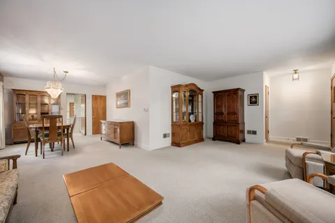 $589,000 | 6214 North Karlov Avenue, Chicago, IL 60646
