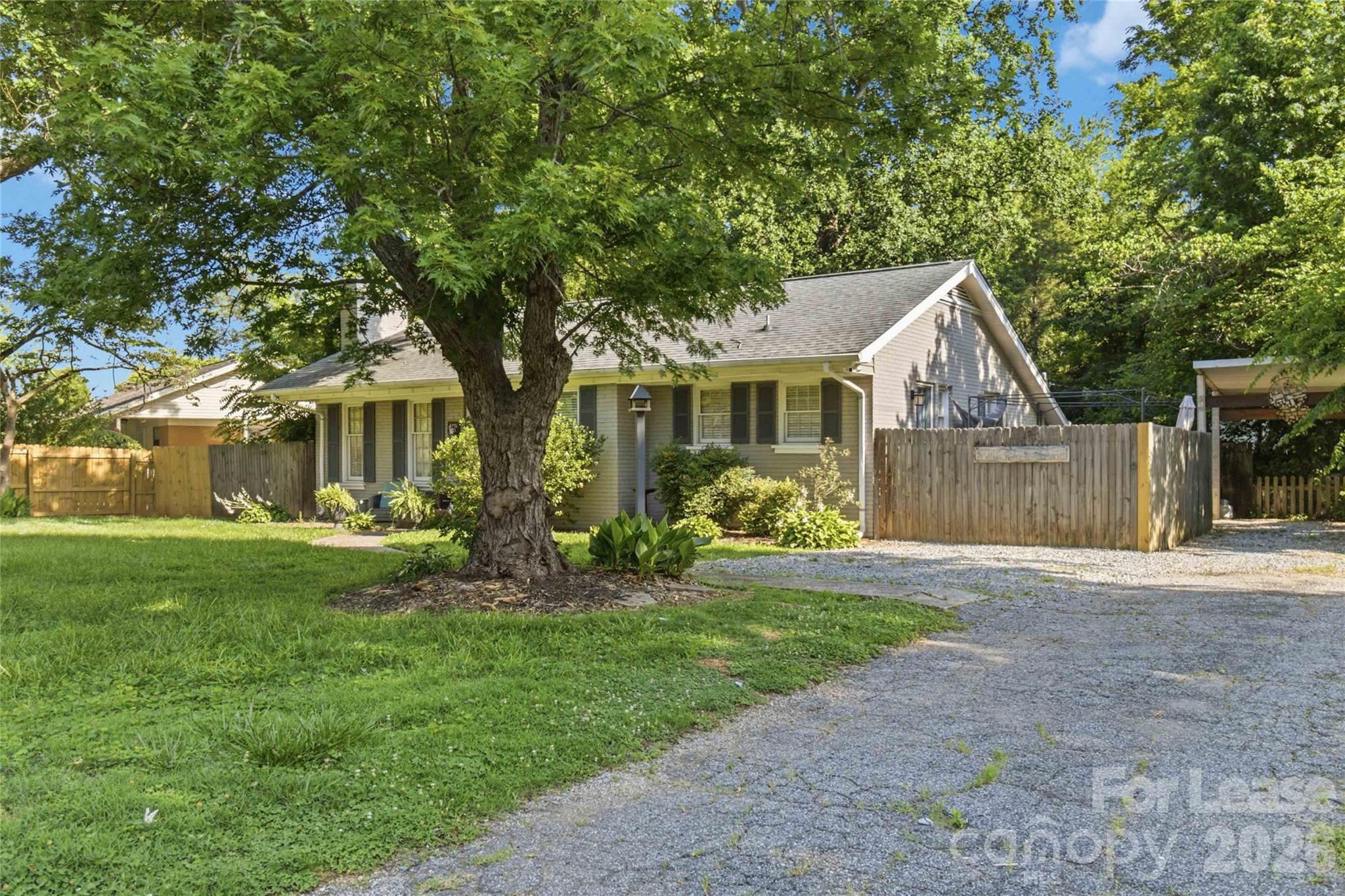 4231 Firethorne Road Charlotte, NC 28205 - Photo 2 of 30