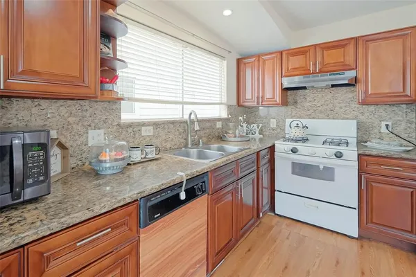 $2,250 | 3818 West Traditions Boulevard, Houston, TX 77082