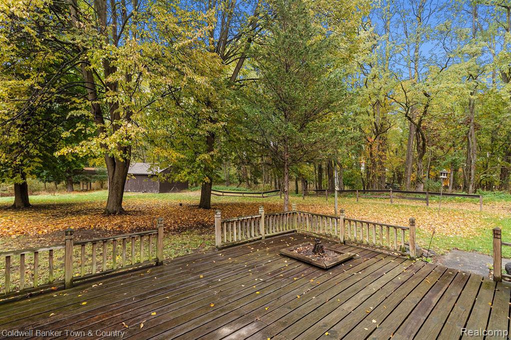 9233 Wiggins Road Howell, MI 48855 - Photo 4 of 28