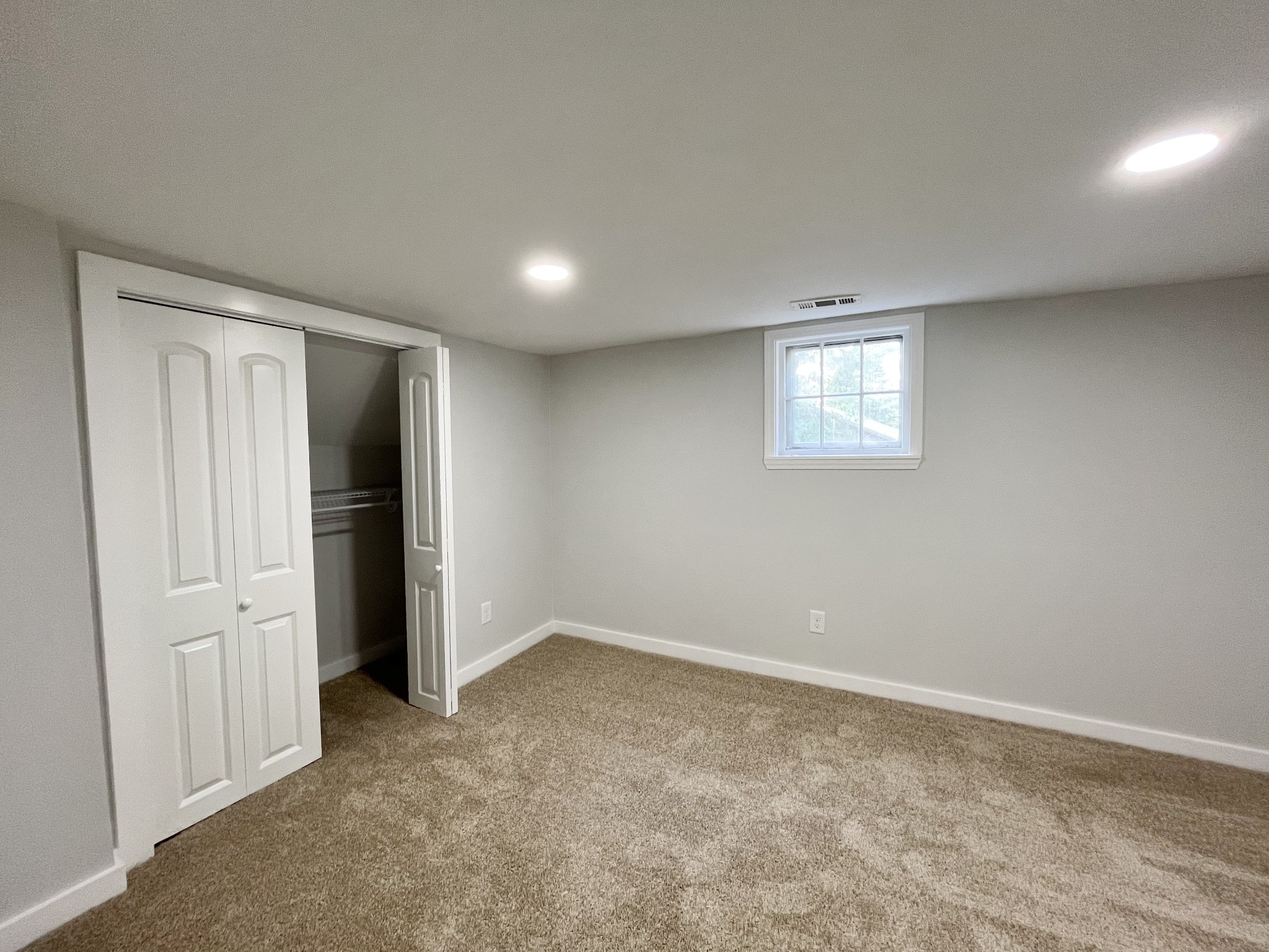 733 East Spring Street Cookeville, TN 38501 - Photo 13 of 23 an empty room with windows