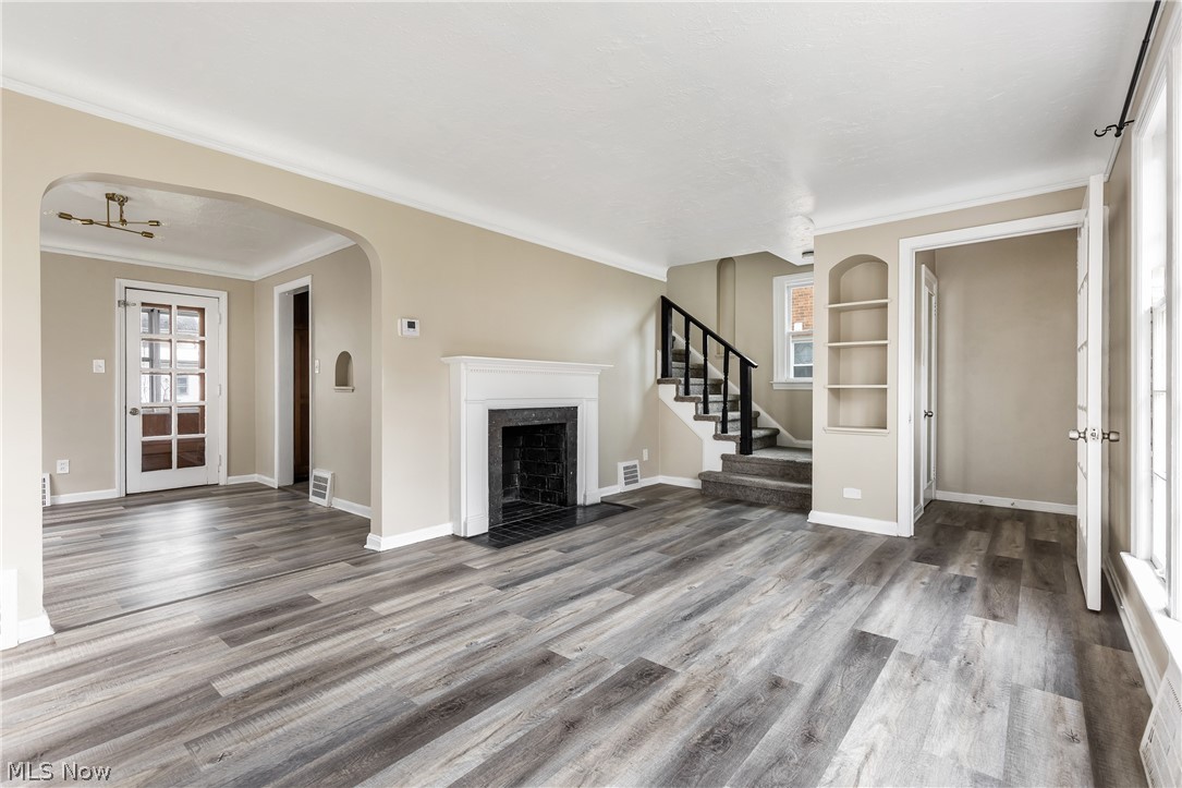 3668 Grosvenor Road Cleveland Heights, OH 44118 - Photo 2 of 18