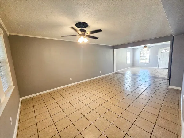 $2,000 | 108 Oriole Lane, Angleton, TX 77515