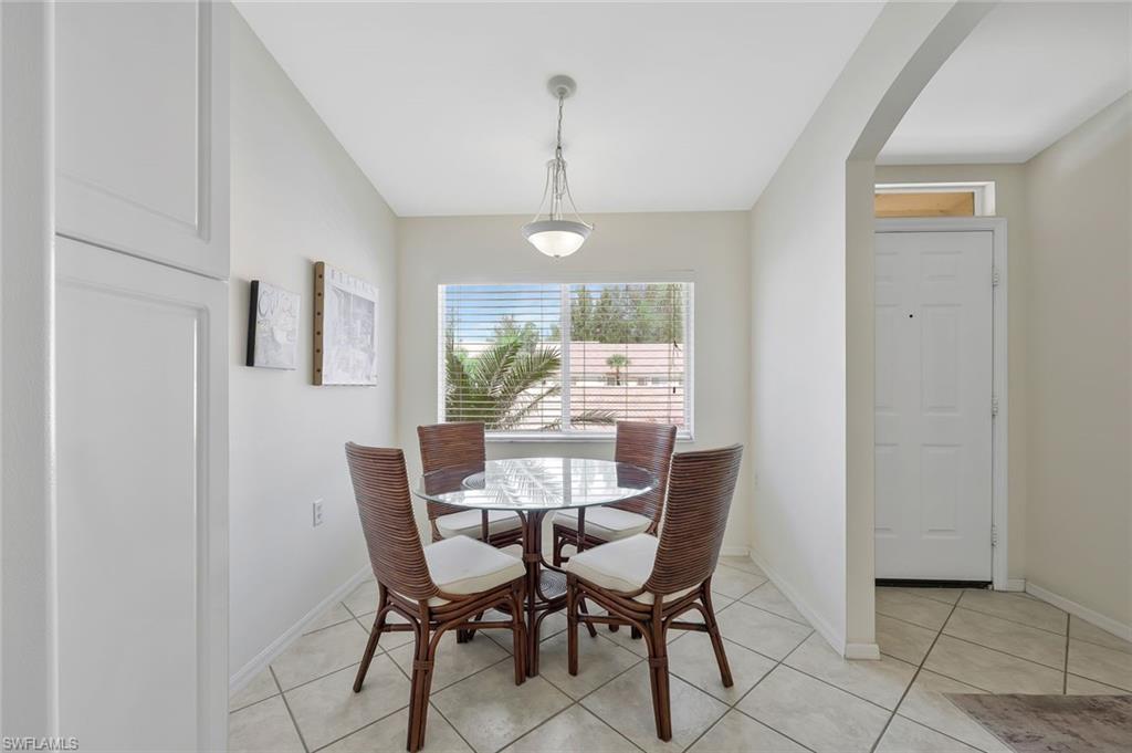 2395 Bayou Lane, Unit 7304 Naples, FL 34112 - Photo 6 of 27 BREAKFAST AREA