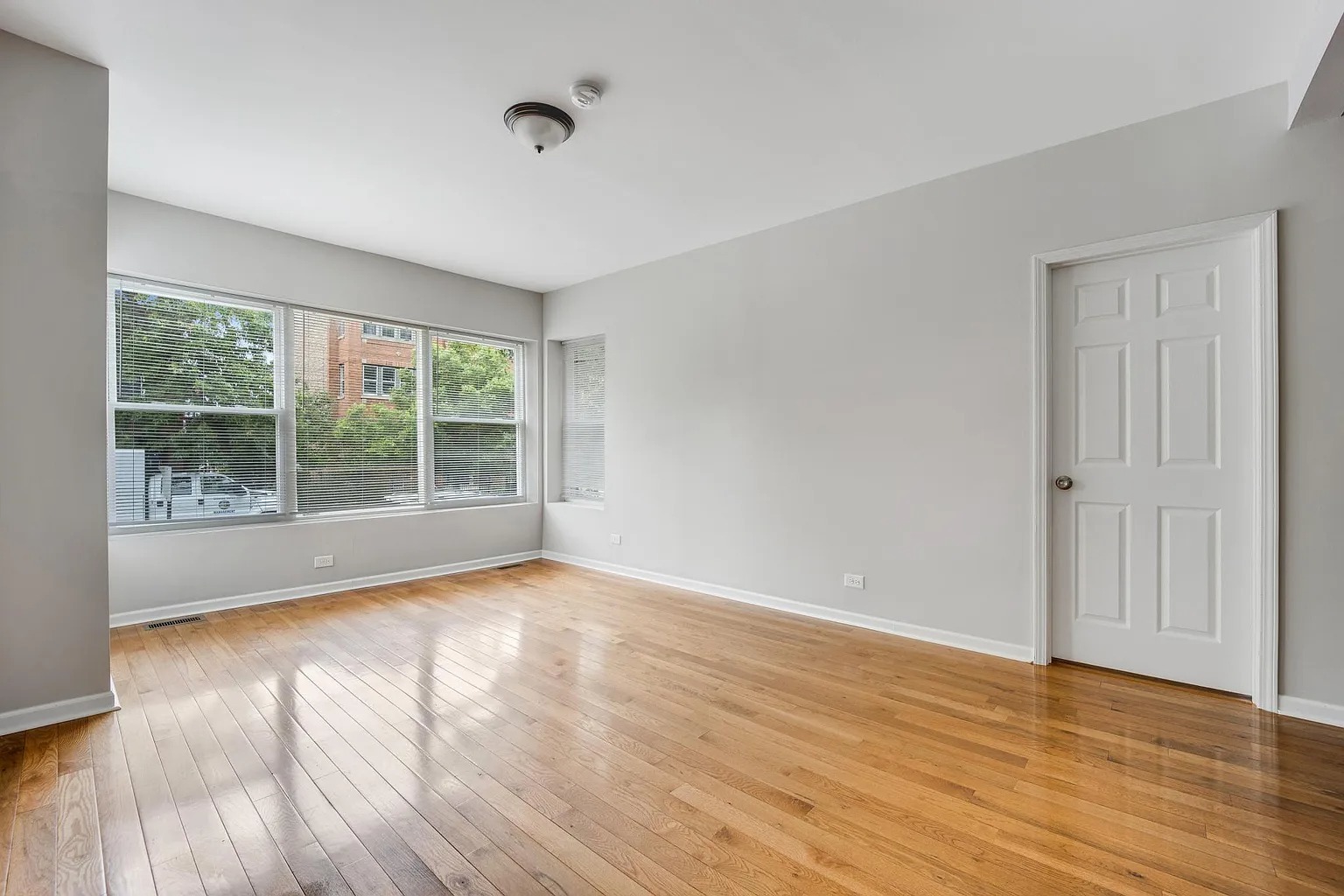 3924 West Altgeld Street, Unit 1 Chicago, IL 60647 - Photo 4 of 13
