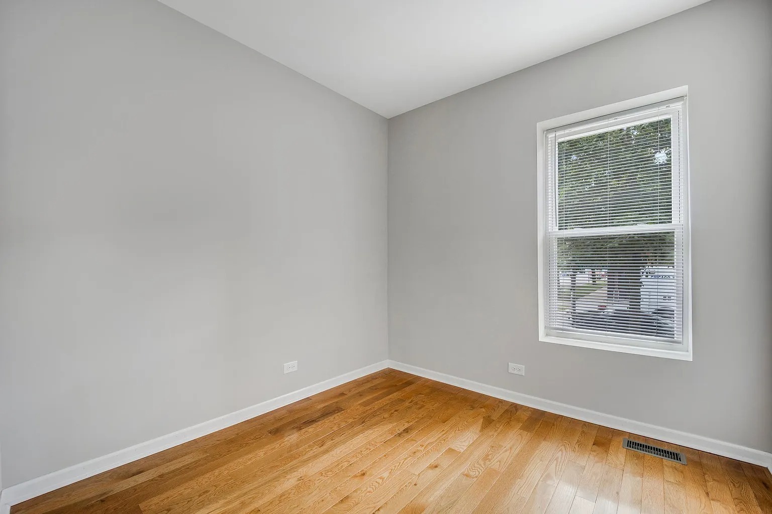 3924 West Altgeld Street, Unit 1 Chicago, IL 60647 - Photo 8 of 13