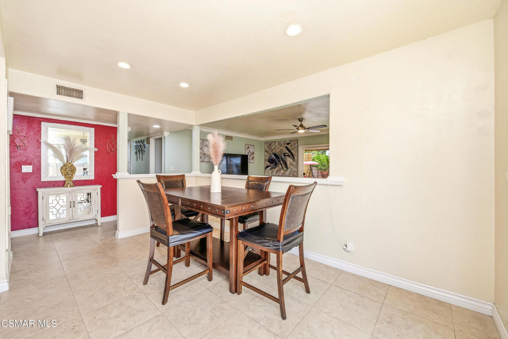 2516 Phyllis Street Simi Valley, CA 93065 - Photo 12 of 34