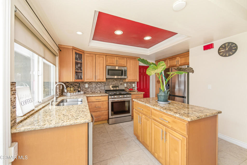 2516 Phyllis Street Simi Valley, CA 93065 - Photo 14 of 34