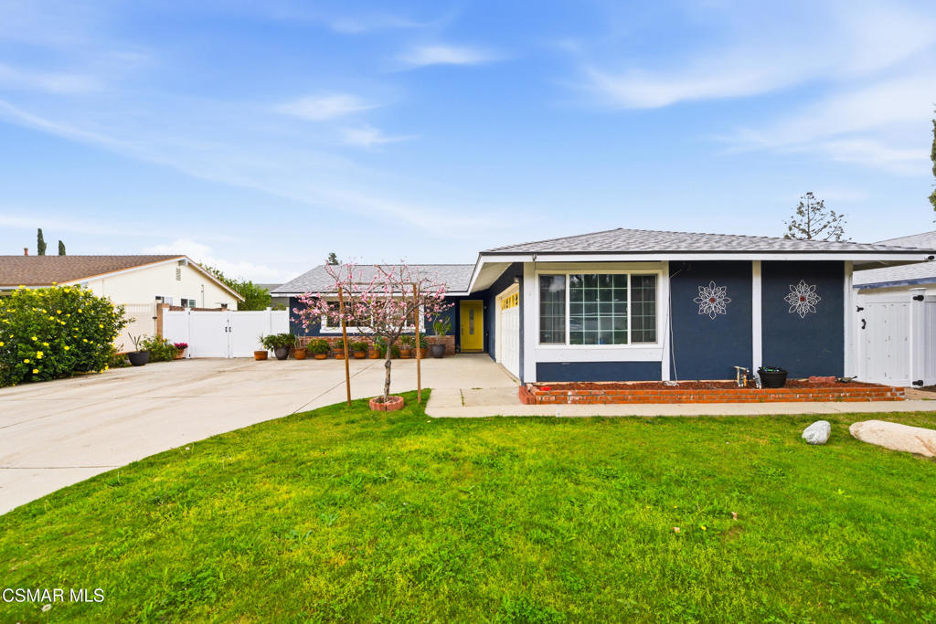 2516 Phyllis Street Simi Valley, CA 93065 - Photo 3 of 34