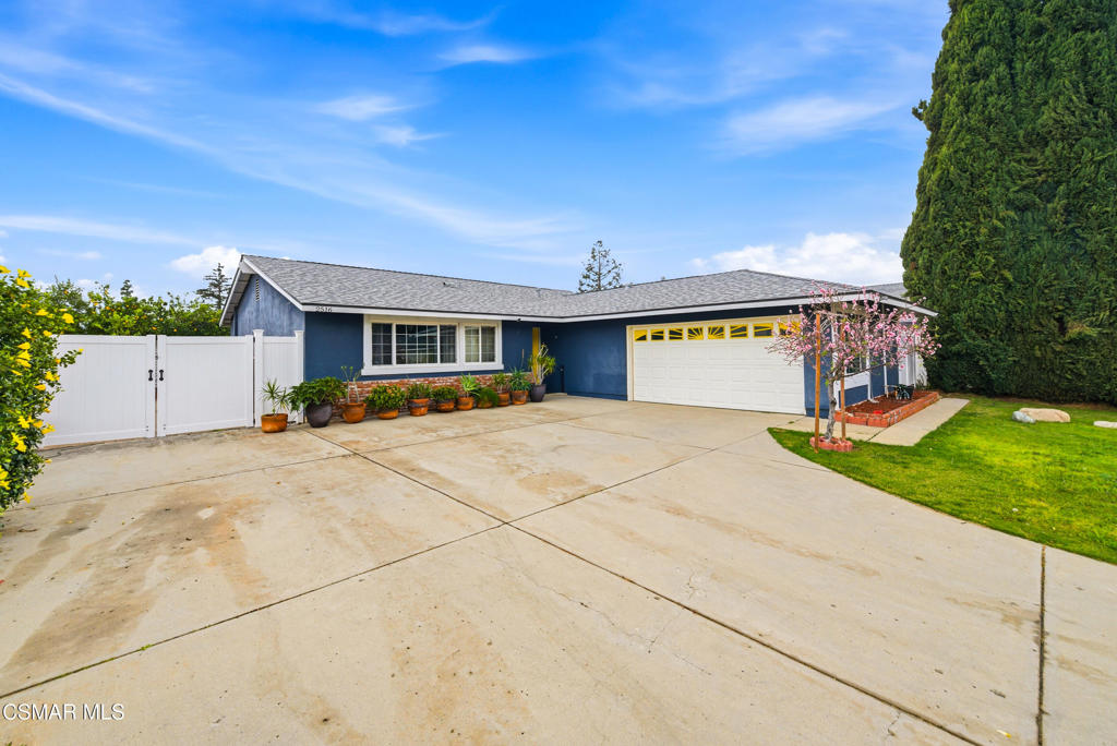 2516 Phyllis Street Simi Valley, CA 93065 - Photo 4 of 34